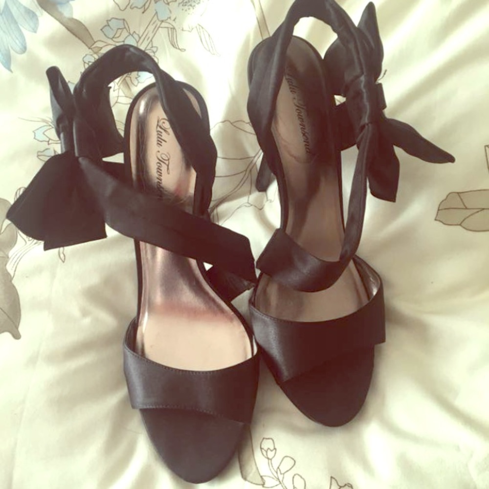 Size 10 Black with Bow High Heels - Picture 1 of 2